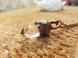Amulet "Duchovní pomocník" lemurský krystal, surový křišťál (galvanoplastika, electroforming přívěsek)