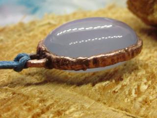Amulet "Duši upokojí" - modrý chalcedon (galvanoplastika, electroforming přívěsek)