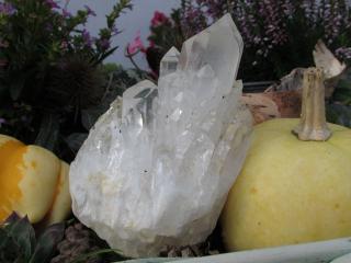 Chrámový krystal Křišťálová drúza 228 gr  (křišťál, drůza, surový)