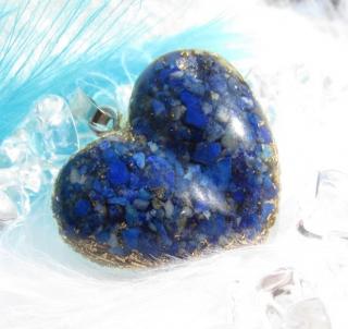 Orgonit přívěsek s pravým Lapis Lazuli (Orgonit, mosazné špony, lapis lazuli)