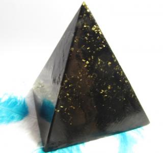 Orgonitová pyramida - Šungit 10x10 cm (dosah působení 10-15 metrů )