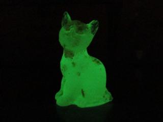 Světluška - Orgonitová Kočička s vločkami mědi - kočičí ochránce domova - zelená (orgonit, kočka, vločky plátkové mědi)