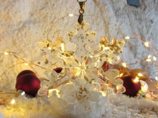 Vánoční orgonitová sněhová vločka - s vločkami pravého zlata (Vánoční orgonit, sněhová vločka orgonit)