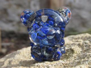 Zasněný medvídek pro malé hrdiny - Orgonit lapis lazuli  vločky mědi (orgonit, lapis lazuli, medvěd, vločky plátkové mědi)