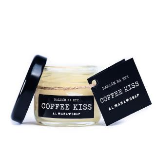 COFFEE KISS veganský přírodní balzám na rty 25 ml (Trápí vás suché či rozpraskané rty, chcete jim dodat tu nejlepší přírodní péči a zároveň se vyhnout živočišným složkám? Náš zcela přírodní a neparfémovaný balzám na rty Coffee Kiss je pro vás ten pravý.)