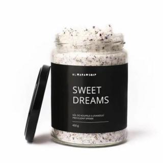 SWEET DREAMS Relaxační sůl do koupele 450 gr. (Chystáte se do postele? Nepodceňujte důkladnou přípravu! Dopřejte si před spaním horkou lázeň se solí do koupele s květy levandule, která je vhodným přítelem pro navození klidu a pohody.)