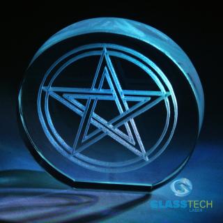 3D PENTAGRAM - symbol ve skl. těžítku (3D symbol Pentagramu laserovaný ve skleněné plaketě o průměru 90 cm)