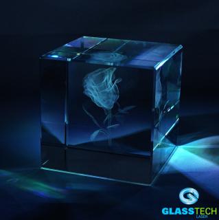 3D Růže laserovaná ve skl. krychli 60 mm (Laserovaný 3D objekt v křišťálové krychli 60 x 60 x 60 mm - růže)