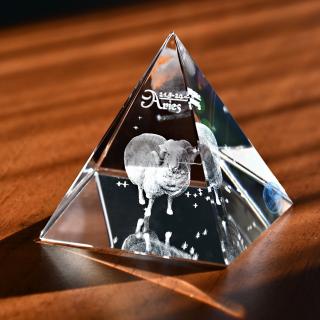 3D znamení BERANA - skl.pyramidě 60 mm  (Laserované 3D znamení ve skleněném pyramidě 60 mm)