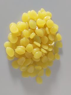 Fosforeskující oblázky-žlutá,cena za 250 g (Dekorační plastové kameny)