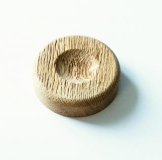 Stojánek - kartáčovaný dub (dřevěný stojánek o průměru 68 mm pro koule o pr. 40 - 120 mm)