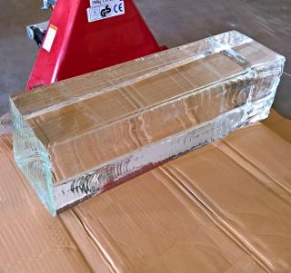 Surový Kvádr-optické sklo-180x180x570, 50 kg (Skleněný blok z optického skla, surový)