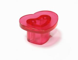 14510 - plastová knopka srdce / červená (14510 - plastová knopka srdce / červená)