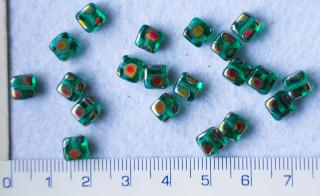 Skleněné korálky, ploškované, zelený čtverec s potiskem,6x6mm,20ks (Cena je uvedena za 20ks)