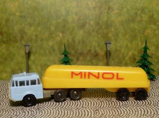 Nákladní automobil cisterna MINOL