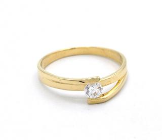BB Goldinvestic  Zlatý zásnubní prsten se zirkonem ve špičce 1,95g N3515-585/1000