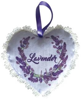 Vonné srdce k zavěšení lavender 25g (Vonné srdíčko k zavěšení s nápisem Lavender ve fialovo bílém provedení. Srdce je naplněno květy 100% přírodní levandule. Hmotnost 25g.)