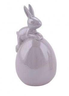 Zajíc s vajíčkem 01 (Zajíc na vajíčku, velikonoční dekorace v šedém provedení o rozměru 8,5 x 7,8 x 11,3 cm.)