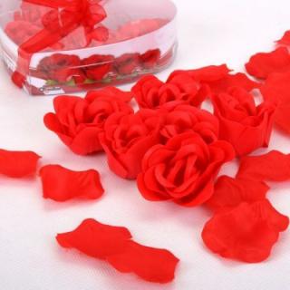 Romantické okvětní lístky růže, Červené