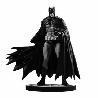 DC Direct - soška - Batman Black & White (Batman by Lee Weeks)