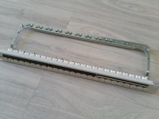 19  patchpanel pro max. 24 keystone osazený 1U