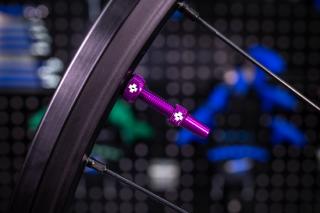 MUC-OFF TUBELESS PRESTA VALVE KIT V2 (různé barvy) - Bezdušové ventilky Barva: Fialová, Délka: 44 mm