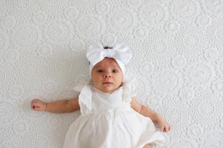 Čelenka s mašlí Bílá cepička/čelenka: 3-6měsíců