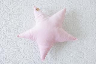 Dekorační polštářek hvězda  růžový velvet