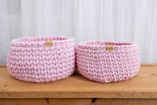 Dvoudílný set háčkovaných košíků růžový