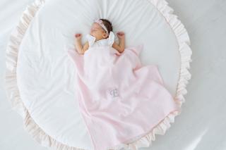 Hrací kulatá podložka s volány smetanový velvet, průměr 100cm