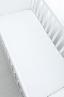 Prostěradlo – Bílé Velikost: do oválné postýlky (120x70cm)