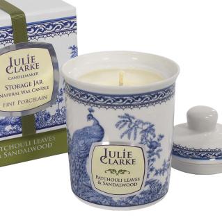 Svíčka Blue Peacock 150g Julie Clarke vůně: Listy Patchouli a Sandalové dřevo