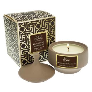 Svíčka Desert Winds - hnědá barva 230g Julie Clarke vůně: GARDENS OF SAMARKAND (Zahrady Samarkandu)