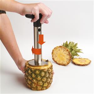 Carlo Giannini Kráječ na ananas