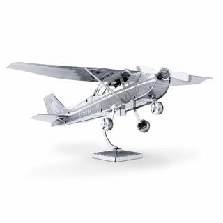 Metal Earth Luxusní ocelová stavebnice Cessna 172 (&lt;P&gt;Luxusní 3D ocelová stavebnice&amp;nbsp;Cessna 172 MMS045.&amp;nbsp;1 kovová destička (11 x&amp;nbsp;11 cm), počet dílů: 21.&lt;BR&gt;&lt;/P&gt;)