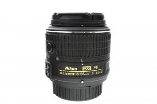 Nikon AF-S DX NIKKOR 18-55mm f/3.5-5.6G VR II – bazarový objektiv pro Nikon F