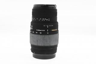 Sigma 70-300mm DG f/4-5.6 Full-frame pro Canon