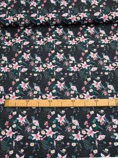 Kočárkovina metráž šíře 160 cm, nepromokavá látka, vzor růžové květy na černé