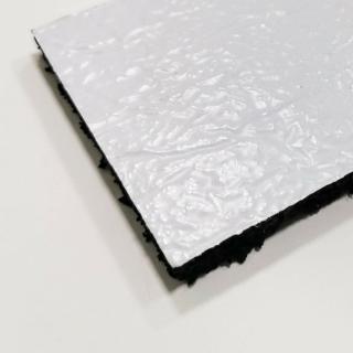 Gumová podložka s ALU folií (pás) pod konstrukci fotovoltaické elektrárny na střechu s hydroizolací z PVC fólie FLOMA UniPad ALU - 200 x 11 x 1 cm