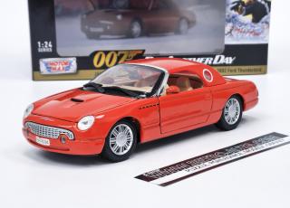 Ford Thunderbird Hardtop Coupe 2002 - červená Motormax 1:24