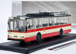 Premium ClassiXXs Škoda 14TR Trolejbus 1:43