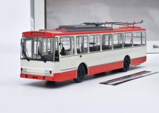 Premium ClassiXXs Škoda 14TR Trolejbus 1:43