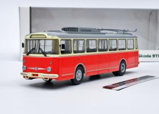 Premium ClassiXXs Škoda 14TR Trolejbus 1:43