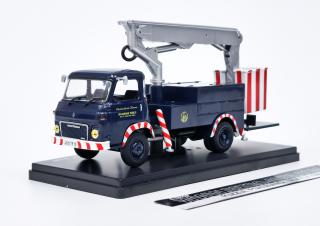 Saviem SG 4 R 35 Elevateur a Nacelle EDF 1967 Hachette 1:43