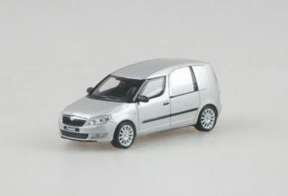 Škoda Roomster FL Praktik (2010) - Stříbrná Brilliant Metalíza ABREX 1:43 (Modely z Německé distribuce!)