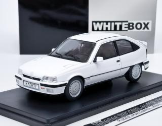WhiteBox Lada 1500 Zelená 1:24
