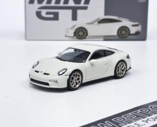 WhiteBox Lada 1500 Zelená 1:24