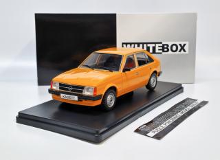 WhiteBox Lada 1500 Zelená 1:24