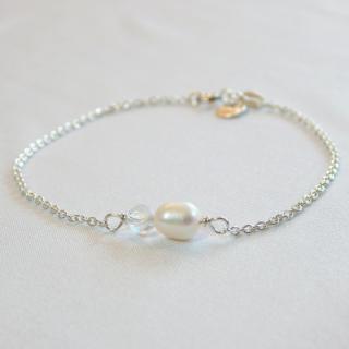 Stříbrný perlový náramek s bílou perlou a broušeným křišťálem CRYSTAL CK76001