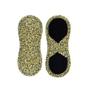 Látkové slipové vložky biobavlna - satén (suchý zip) Tmavě modré ornamenty na zlatavě žluté